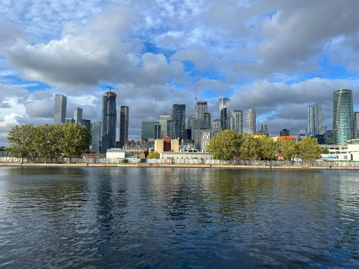 Canary Wharf Haven - Spacious & Homely Entire 1 Bedroom Flat Londres Extérieur photo