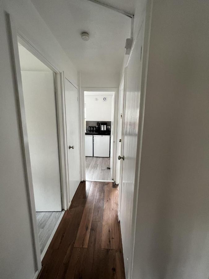Canary Wharf Haven - Spacious & Homely Entire 1 Bedroom Flat Londres Extérieur photo