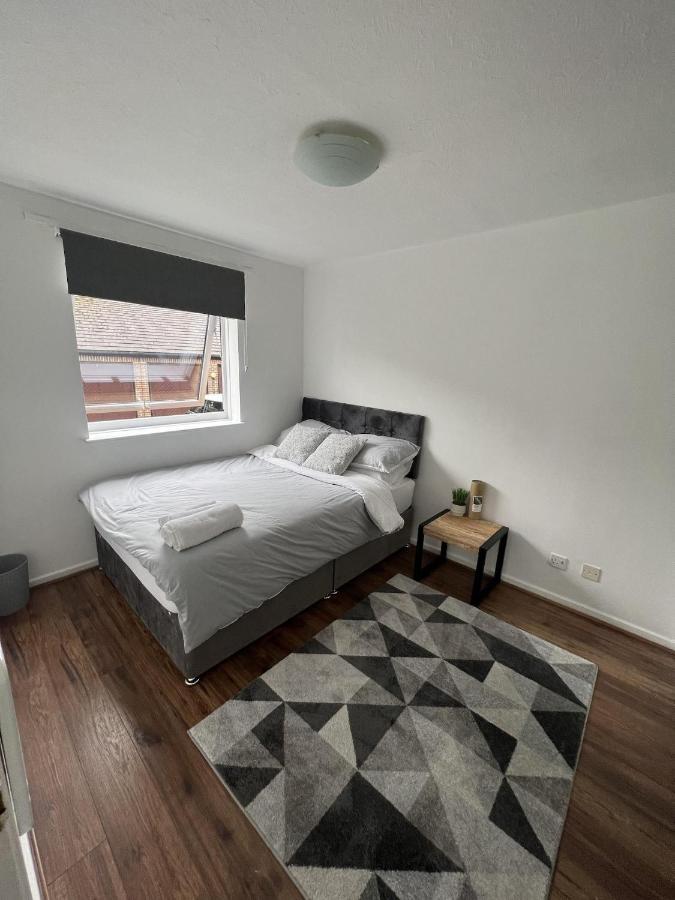 Canary Wharf Haven - Spacious & Homely Entire 1 Bedroom Flat Londres Extérieur photo