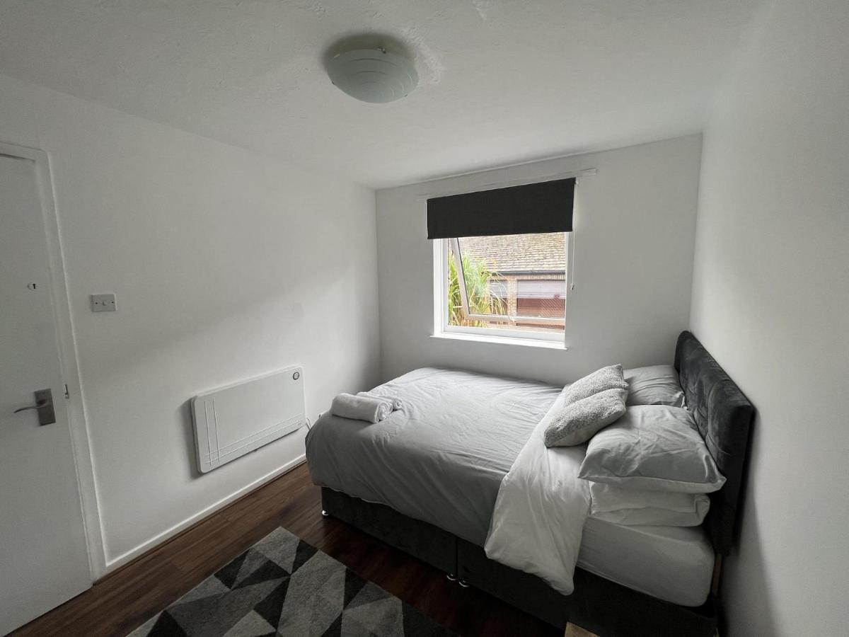 Canary Wharf Haven - Spacious & Homely Entire 1 Bedroom Flat Londres Extérieur photo